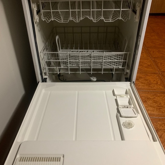 Dishwasher - Picture 2 of 3